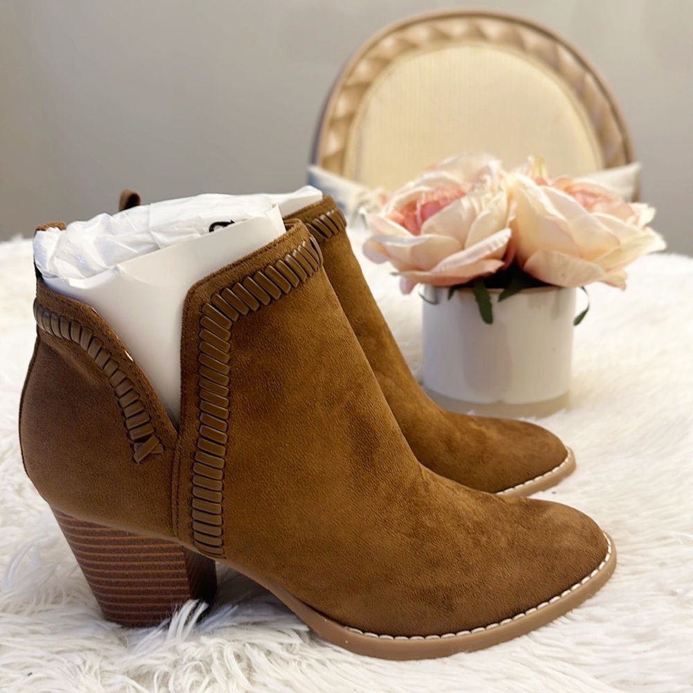 NEW Dolce Vita DV8 Brown Braided Western heel ankle bootie women size 8